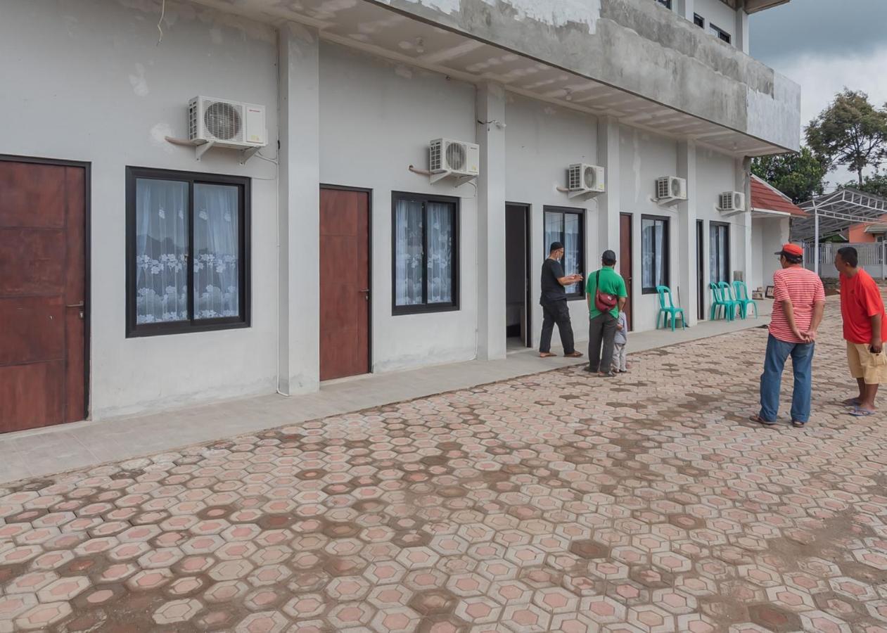 Reddoorz Syariah Near Wisata Situ Gunung Sukabumi Kadudampit Exterior foto